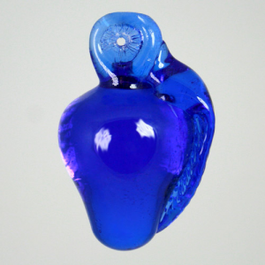 Frutto pendente vetro di Murano con codolo forato. Mela blue in fogo.