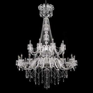 Grande lampadario cristallo 24 luci stile Boemia, allestito in cristallo molato e struttura cromo.