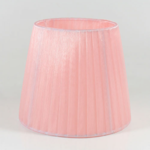 Paralume 14x10x12 cm rivestito in velo siena organza rosa. Montatura bianca attacco E14