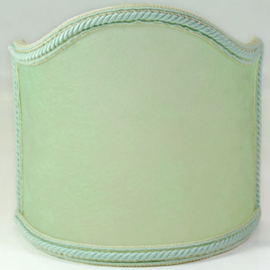 Paralume ventola pergamena color verde con bordura verde.