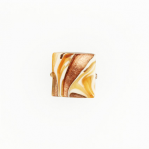 Perla di Murano schissa quadrata Fenicio Ø14. Vetro ambra, avorio, topazio e avventurina. Foro passante.