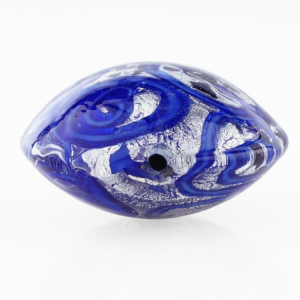 Perla di Murano schissa Medusa Ø30. Vetro blu , foglia argento e avventurina. Foro passante.