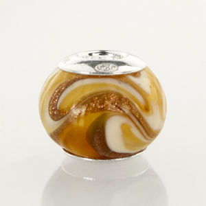 Perla di Murano stile Pandora Fenicio Ø13. Vetro ambra, avorio, topazio e avventurina. Borchia argento 925. Foro passante.