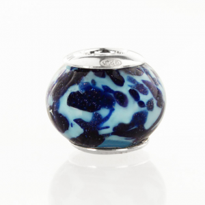Perla di Murano stile Pandora Sommersa Ø13. Vetro acquamare chiaro e avventurina blu. Borchia argento 925. Foro passante.