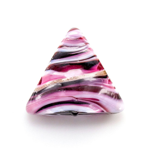 Perla di Murano triangolare 25 mm variegata melange, vetro in pasta ametista, bianco e rubino con avventurina. Foro passante