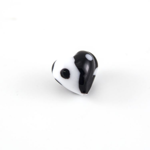 Perla vetro Murano a cuore 12 mm yin e yang. Vetro bianco nero e foro passante