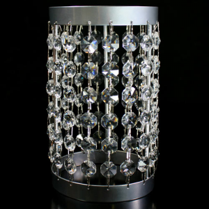 Portacandela lanterna cromo con catene di ottagoni in cristallo Ø10 x h18 cm.
