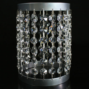 Portacandela lanterna cromo con catene di ottagoni in cristallo Ø12 x h18 cm.