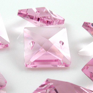 Quadruccio 16 mm rosa cristallo vetro sfaccettato 2 fori