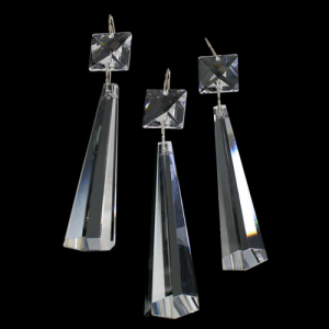 Strenna decorativa con cristalli Asfour, quadrucci e prisma pendente sfaccettato.
