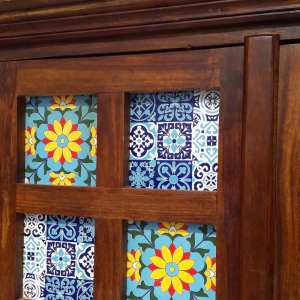Credenza 2 ante in legno di palissandro indiano con mosaico di maioliche 