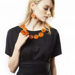 Collana artigianale di design in vetro di Murano VORTICI13 arancione