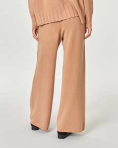 Pantaloni palazzo color cammello in maglia di misto viscosa e angora