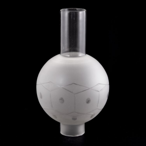 Parafiamma per lampade H27 cm con sfera acidata con molature, foro Ø50 mm