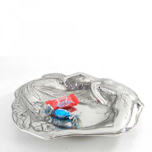 Tray with Venus decor in handcrafted pewter 