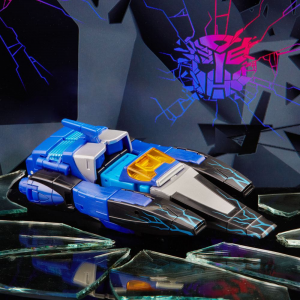 Transformers Shattered Glass Deluxe: BLURR (Exclusive Hasbro Pulse Variant Cover) by Hasbro