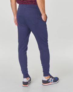 Pantalone blu in felpa con taschino sul retro