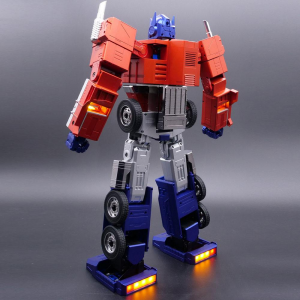 Transformers Flagship Interactive Auto-Converting Robot: OPTIMUS PRIME by Robosen