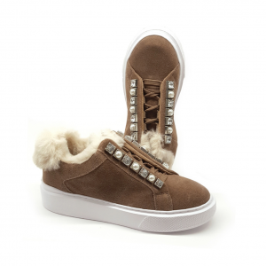 Sneakers taupe con pelliccia Guess