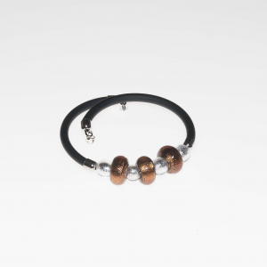 Bracciale in caucciù con perle color bronzo in vetro di Murano PR Lampwork