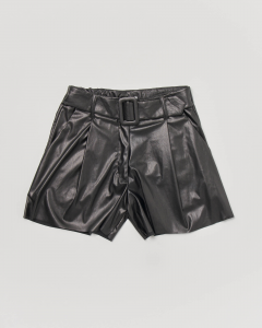 Shorts in ecopelle con pinces e cintura 40-44