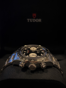 Orologio primo polso Tudor Black Bay Chrono