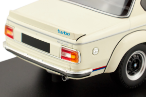 Bmw 2002 Turbo White 1973 - 1/18 Minichamps