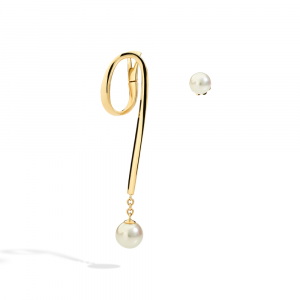 Akoya pearls single earring in yellow gold