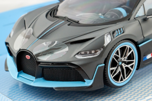 Bugatti Divo Black Blue - 1/18 Burago