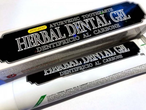 HERBAL DENTAL GEL CARBONE - 100 G