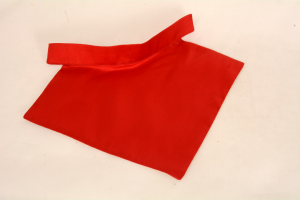 Pettorina Talare Rossa in Seta modello triangolare