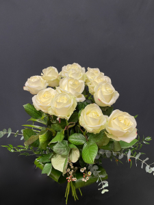 Rose bianche a gambo lungo - Scegli il numero di rose che vuoi