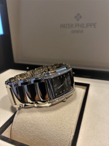 Orologio secondo polso Patek Philippe modello Twenty-4