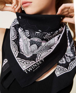 SHOPPING ON LINE TWINSET MILANO FOULARDS GRANDE CON STAMPA BANDANA NEW COLLECTION PREVIEW SPRING SUMMER 2022