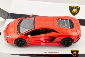 Lamborghini Aventador LP700-4 Orange- 1/18 Burago