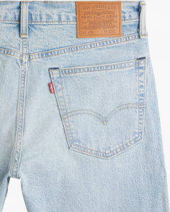 Bermuda jeans lavaggio chiaro bleach con vestibilità regular e gamba dritta