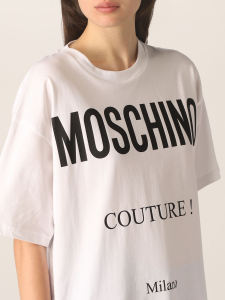 T-shirt over con logo nero moschino couture 