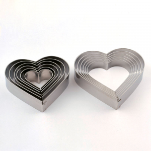 Juego de cortapastas en forma de corazón - 12 piezas