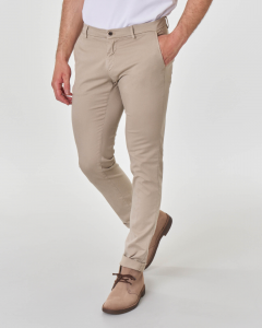Pantalone chino Levanto color sabbia in twill di misto lyocell e cotone stretch