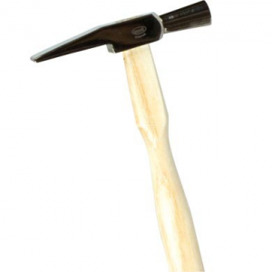 Martello con testa lunga 50 mm. Il manico in legno dalla forma ergonomica è lungo 200 mm.
Diametro testa 10 mm