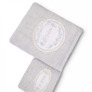 Set Asciugamani Viso e Ospite in Morbida Spugna 100% Cotone, decorati con Applicazione in Stile Liberty, realizzata in Tessuto di Lino e Pizzo | 