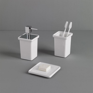 Quadrica Capannoli bathroom accessory set