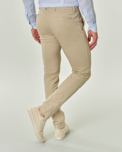 Pantalone chino sabbia in tessuto diagonale di cotone stretch