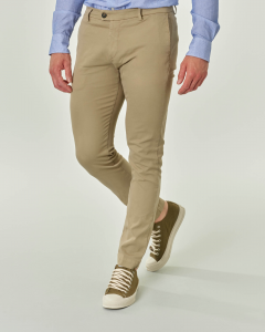 Pantalone chino color noce in tricotina di cotone stretch