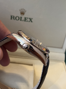 Orologio secondo polso Rolex modello Sky-Dweller  