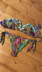 Bikini Fascia con nappine e slip brasiliano con nodi Sòcool 