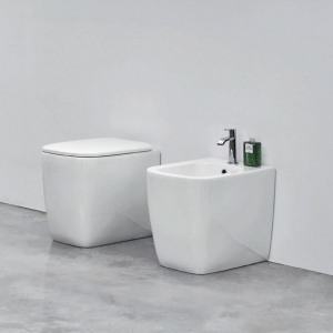 Flush-WC in verschiedenen Farben Einfaches Nic-Design