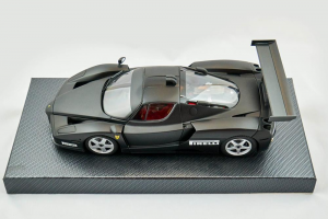 Modello Ferrari Enzo in scala 1:18 Ferrari Uomo