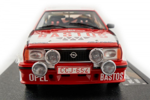 Opel Ascona 400 Rally 1982 1/18 Sun Star