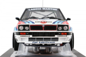 Lancia Delta Integrale 16V #6 3rd Rally Portugal 1990 J. Kankkunen J. Piironen Martini - 1/18 Ixo